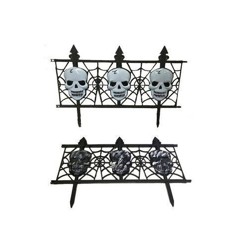 Skull  Graveyard Garden Fence 47x30cm